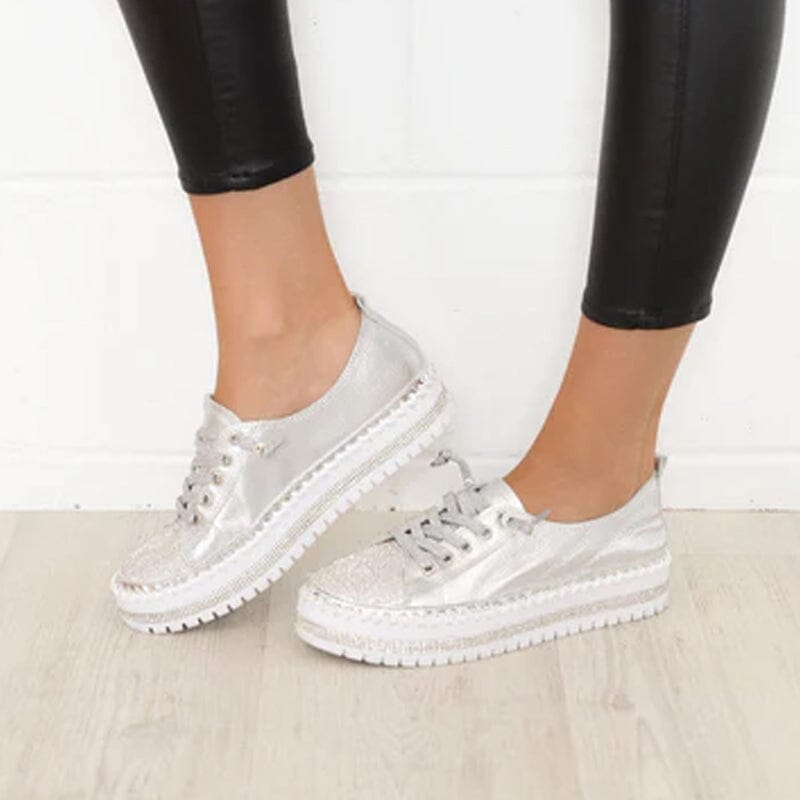 Zapatillas plateadas brillantes: combina estilo y comodidad para el día a día